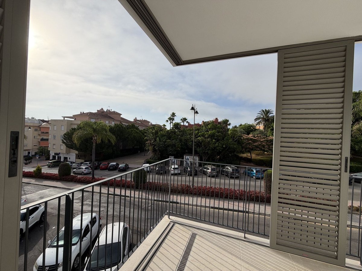3 Bed Middle Floor Apartment in Estepona
