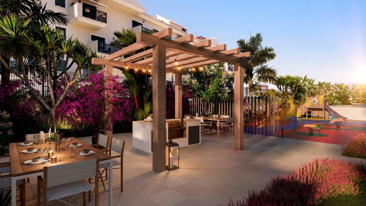 3 Bed Middle Floor Apartment in Estepona