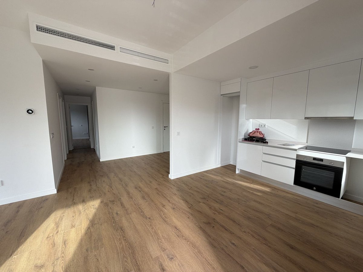 3 Bed Middle Floor Apartment in Estepona