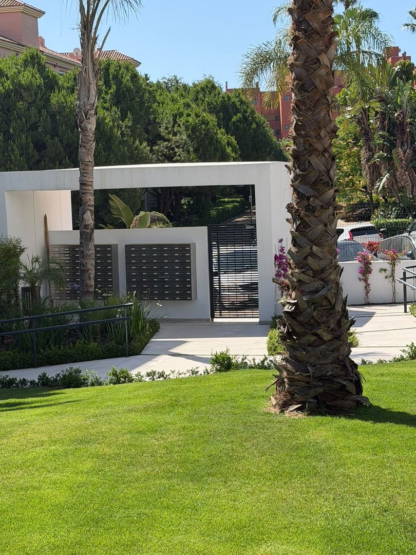 3 Bed Middle Floor Apartment in Estepona