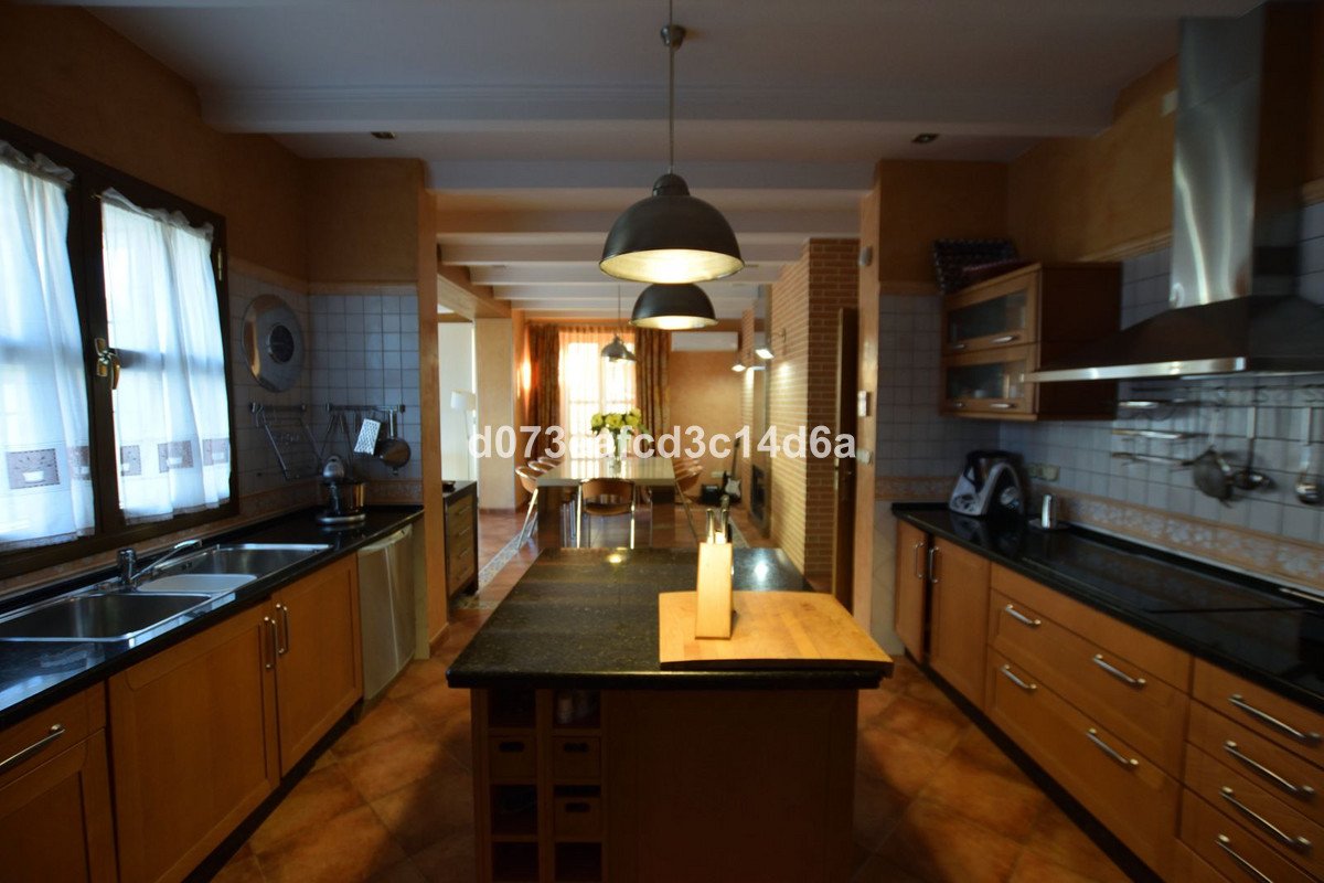 4 Bed Detached Villa in Ronda