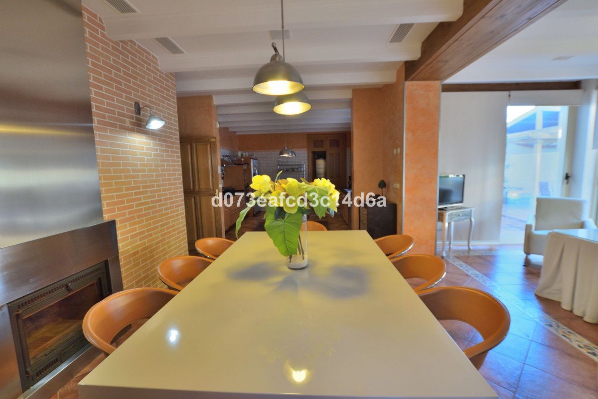 4 Bed Detached Villa in Ronda