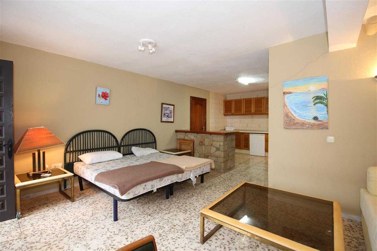 4 Bed Detached Villa in Estepona