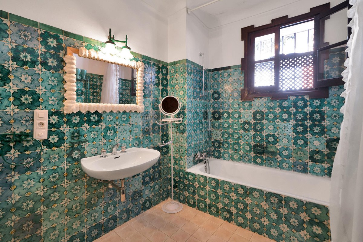 4 Bed Detached Villa in Ronda