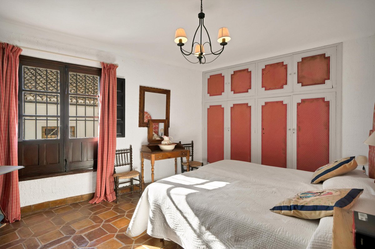 4 Bed Detached Villa in Ronda