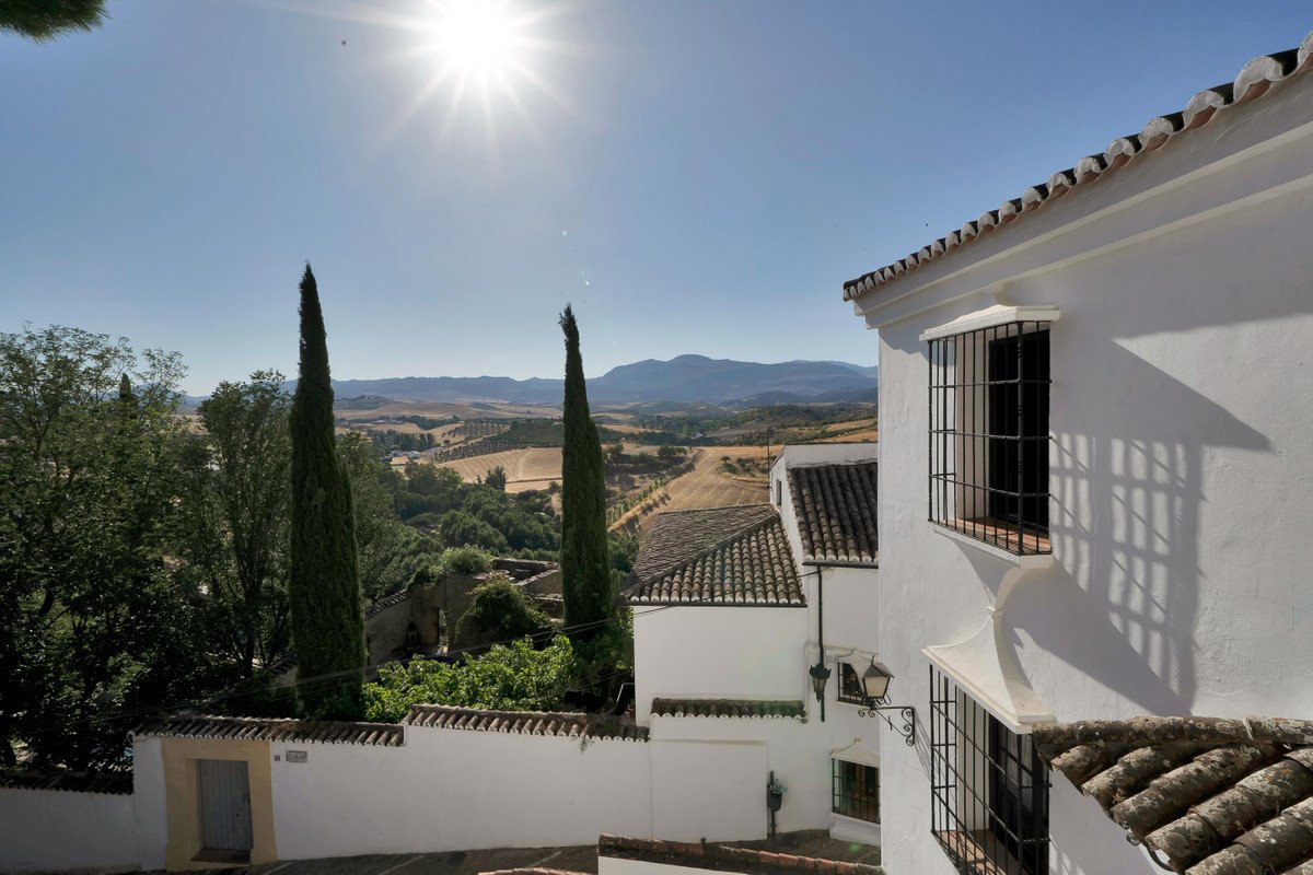 4 Bed Detached Villa in Ronda