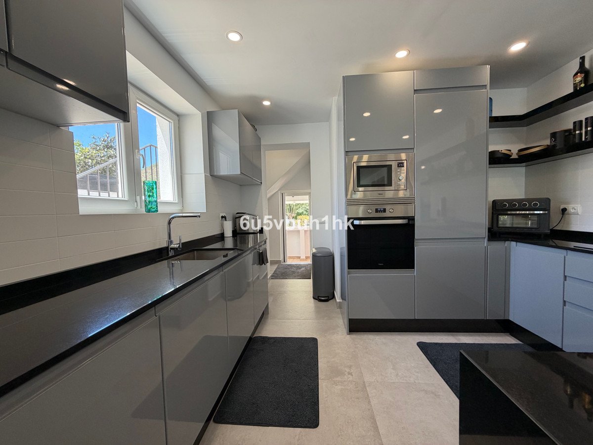 4 Bed Detached Villa in Benalmadena Costa