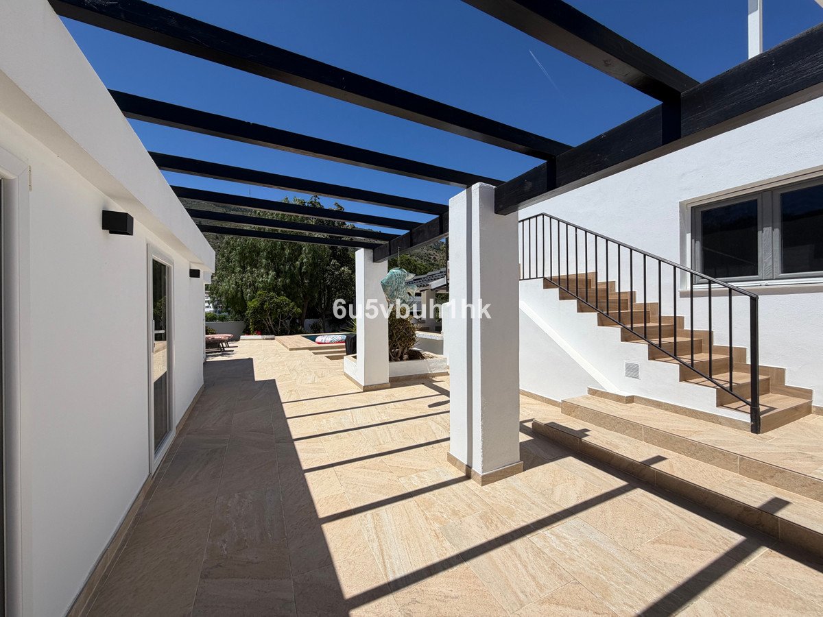4 Bed Detached Villa in Benalmadena Costa