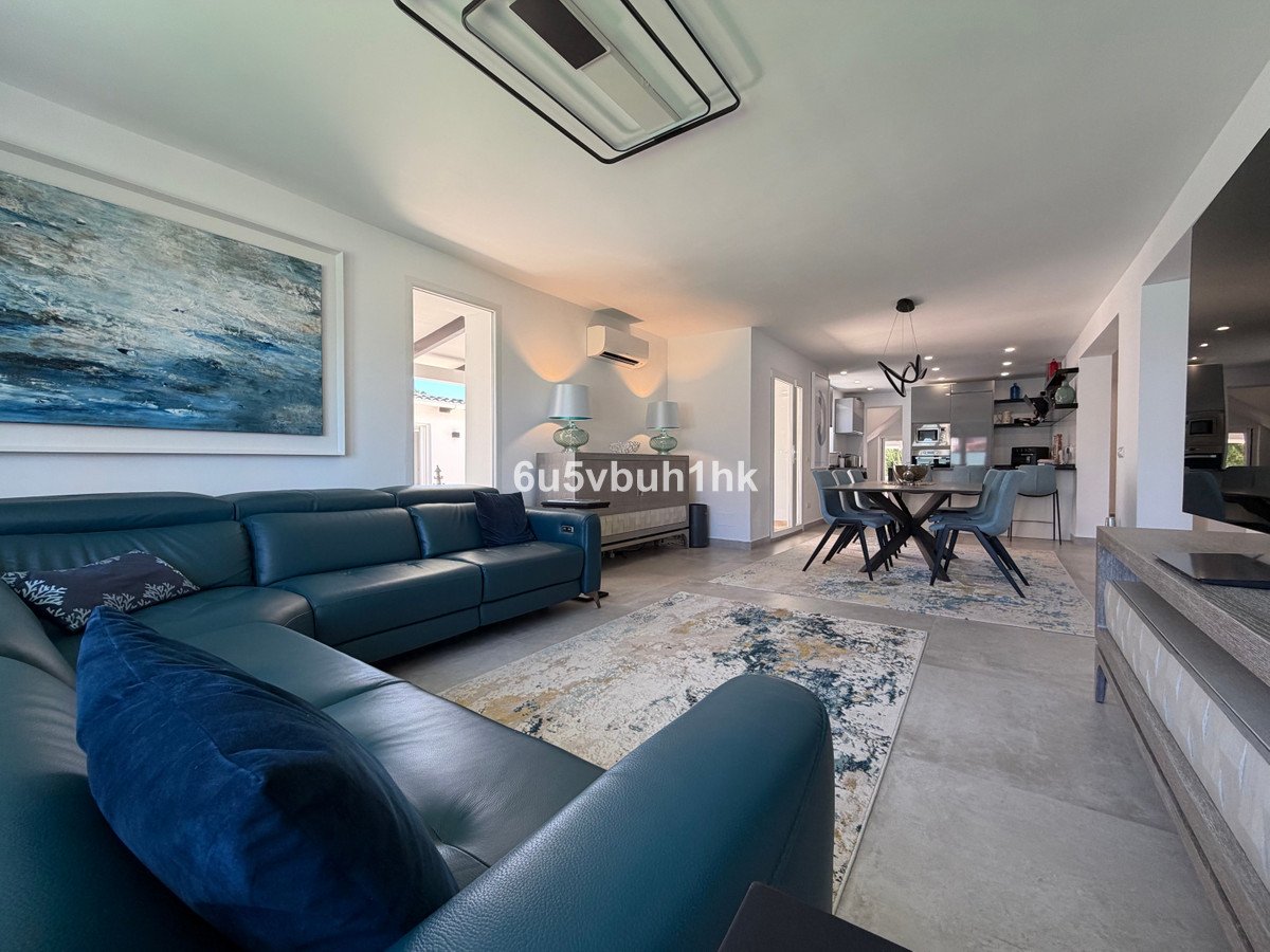 4 Bed Detached Villa in Benalmadena Costa