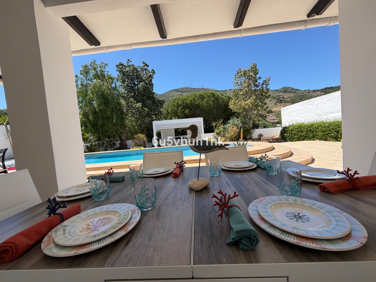 4 Bed Detached Villa in Benalmadena Costa