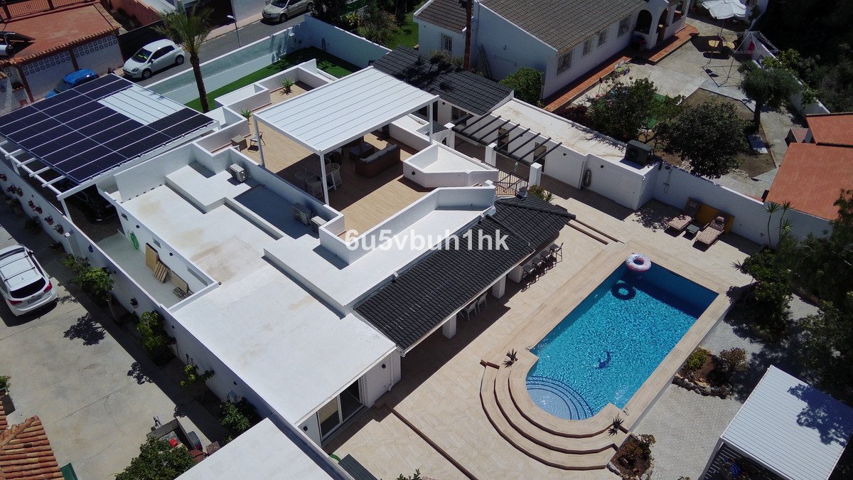 4 Bed Detached Villa in Benalmadena Costa