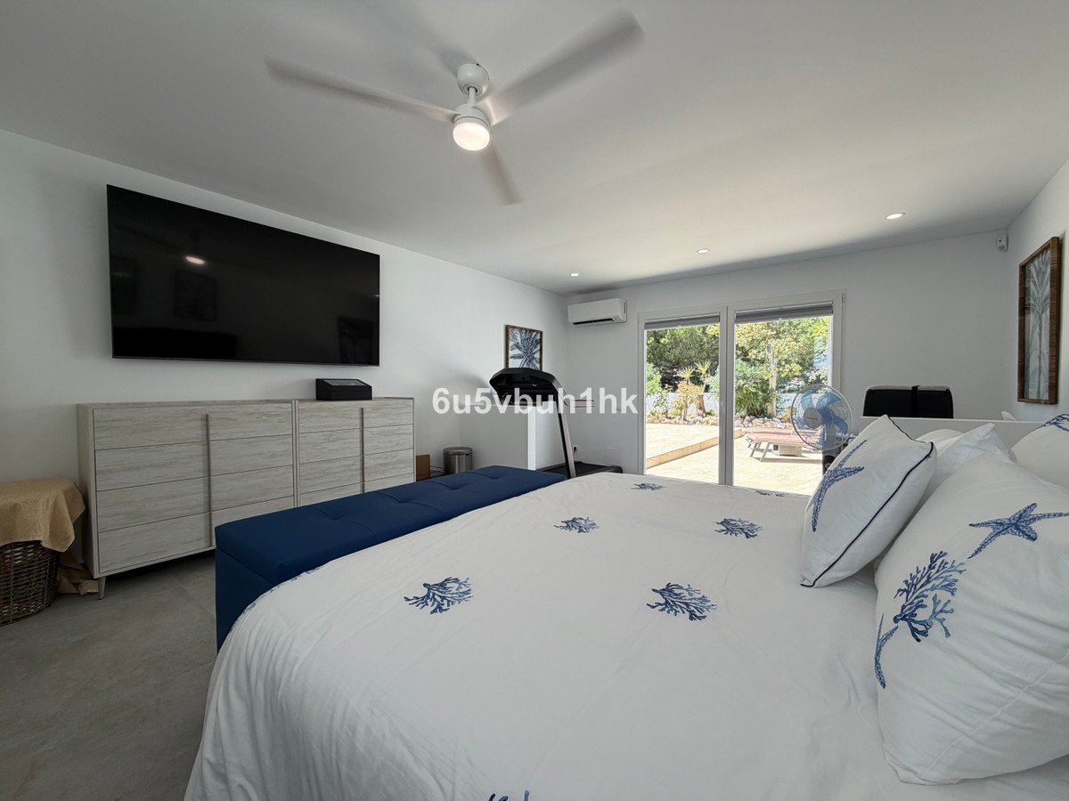 4 Bed Detached Villa in Benalmadena Costa