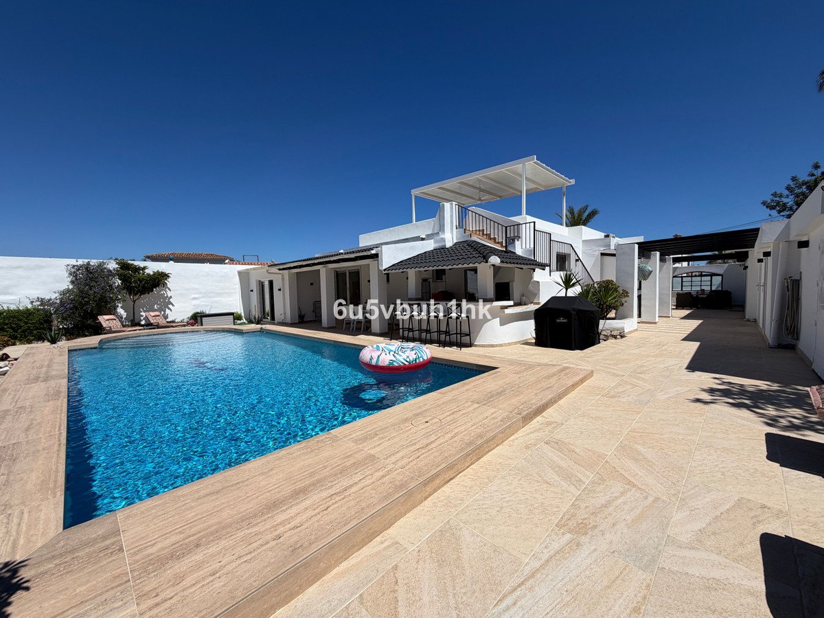 4 Bed Detached Villa in Benalmadena Costa
