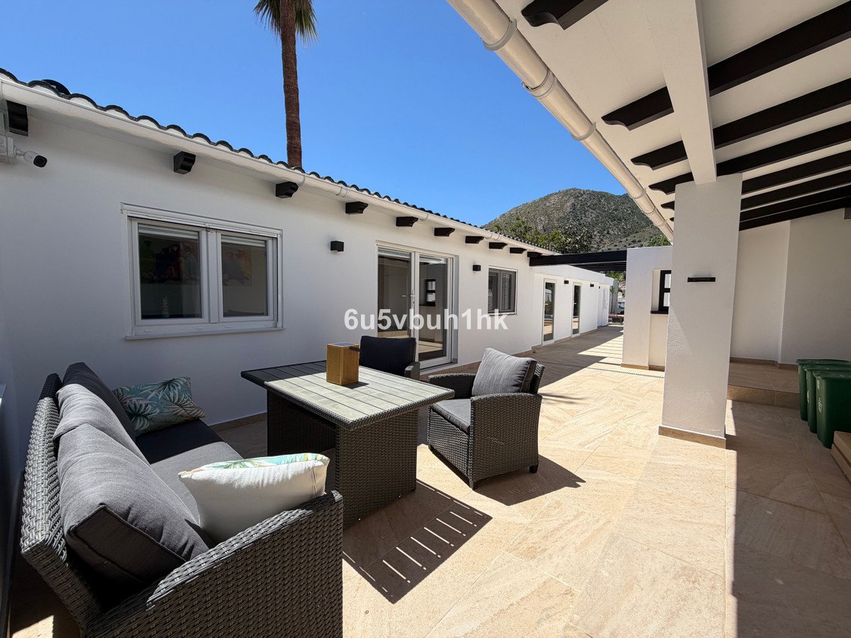 4 Bed Detached Villa in Benalmadena Costa