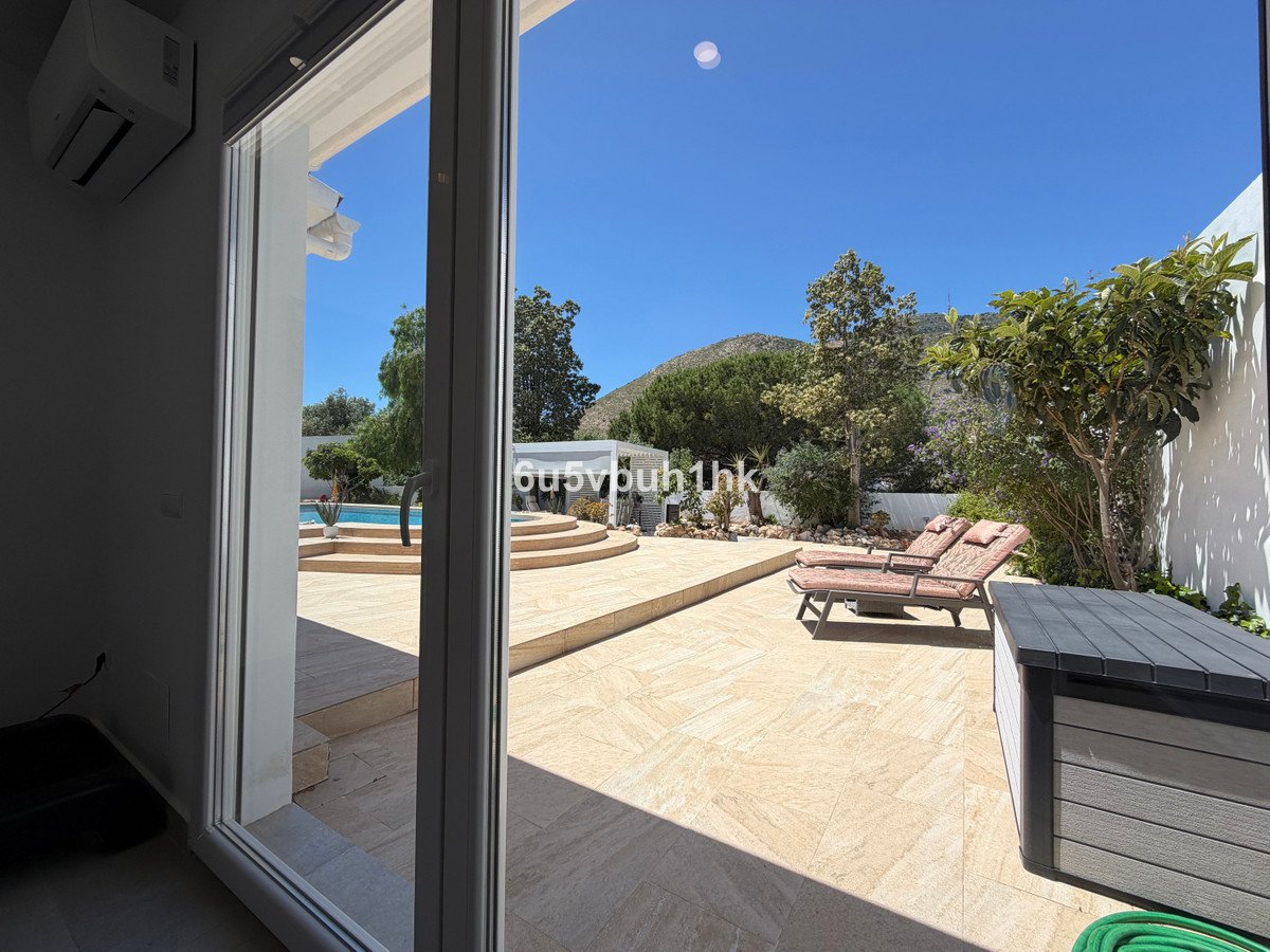 4 Bed Detached Villa in Benalmadena Costa