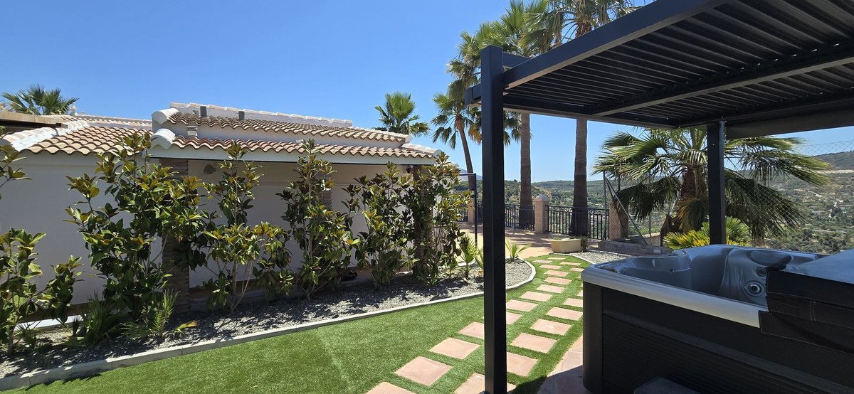 5 Bed Finca - Cortijo in Coín