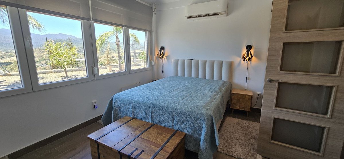 5 Bed Finca - Cortijo in Coín