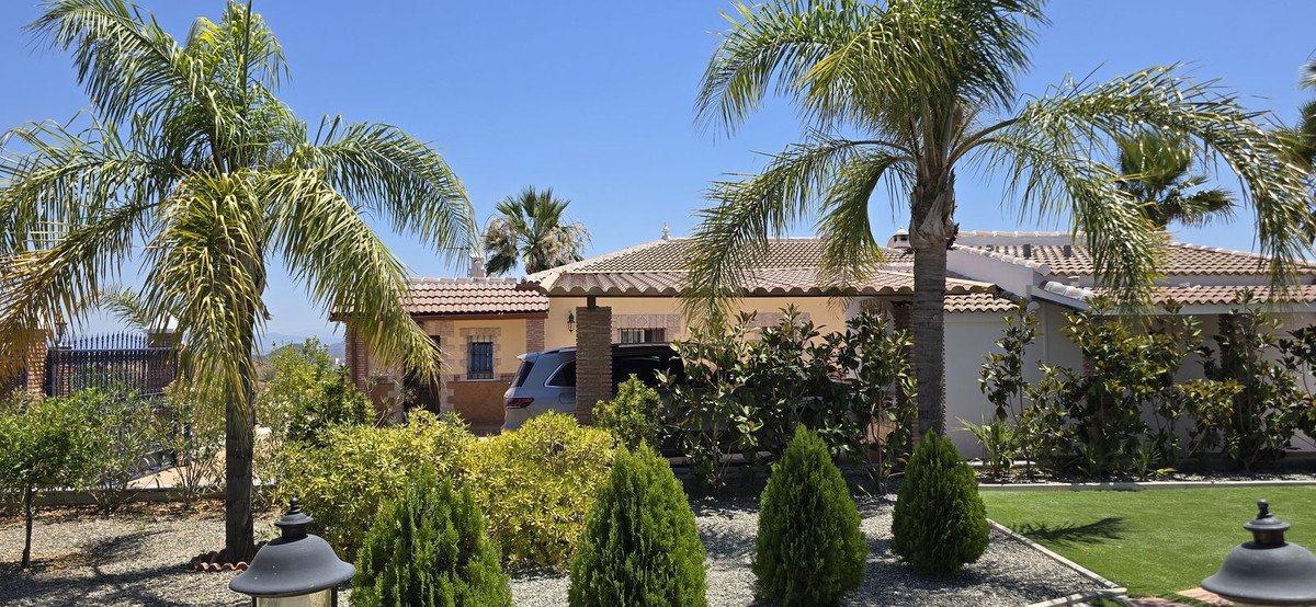 5 Bed Finca - Cortijo in Coín