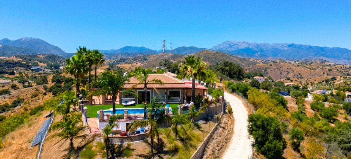 5 Bed Finca - Cortijo in Coín