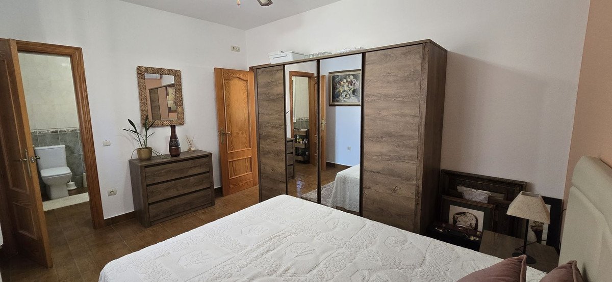 5 Bed Finca - Cortijo in Coín