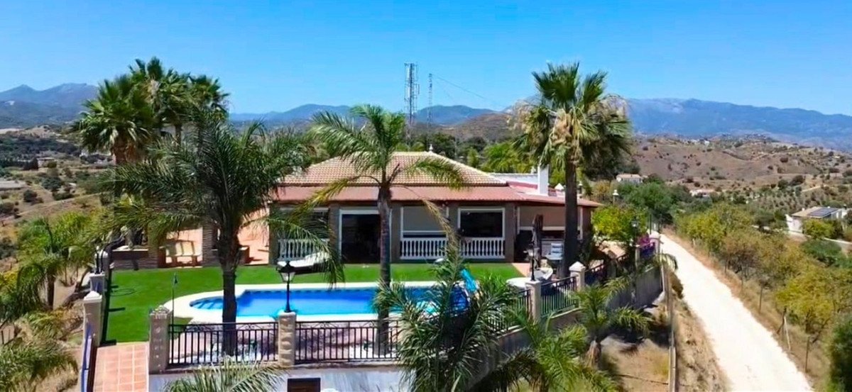 5 Bed Finca - Cortijo in Coín
