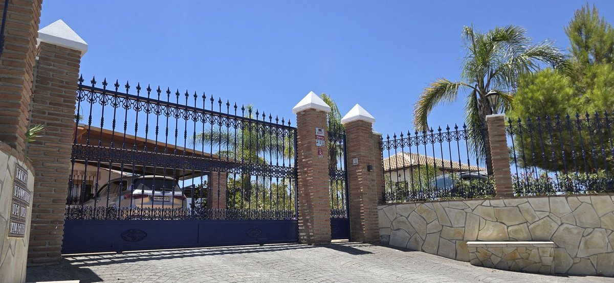5 Bed Finca - Cortijo in Coín