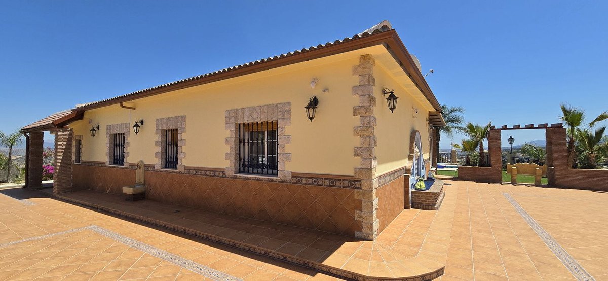 5 Bed Finca - Cortijo in Coín