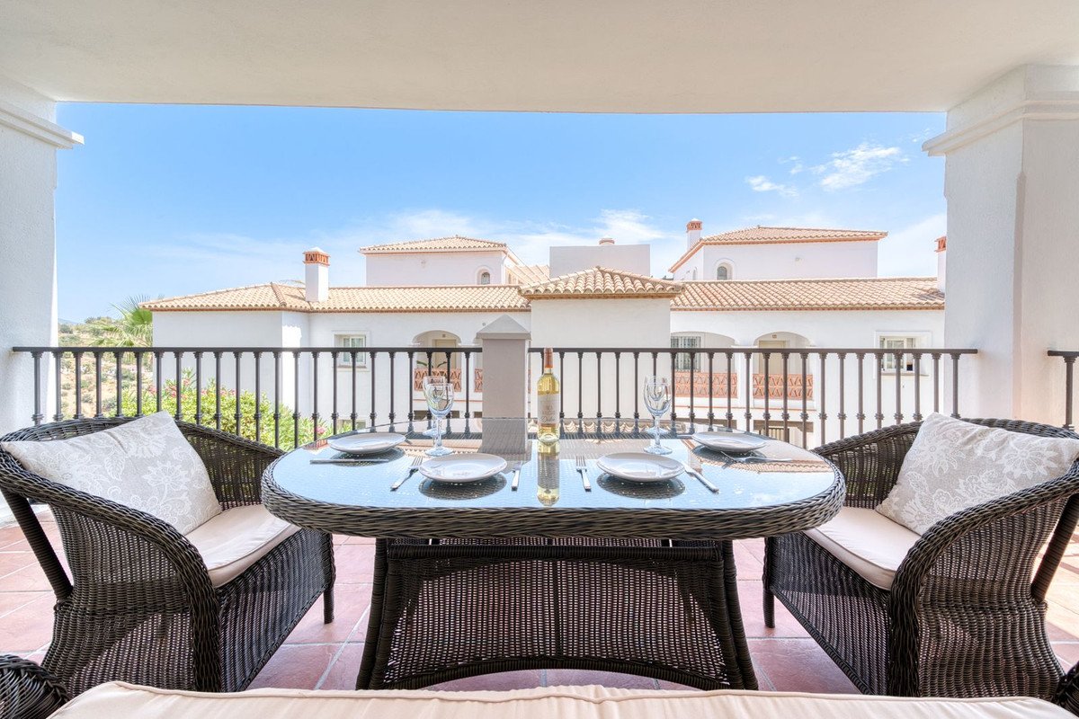 2 Bed Ground Floor Apartment in Calahonda