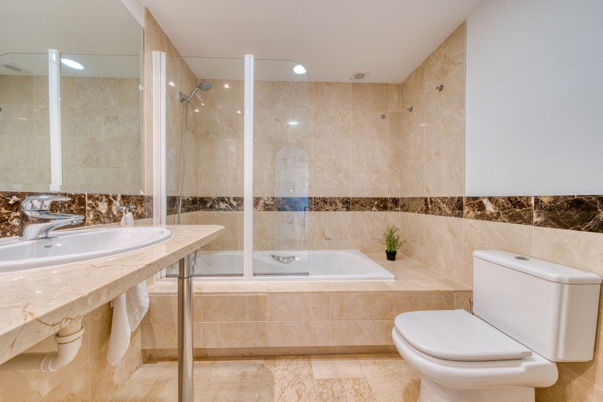 2 Bed Ground Floor Apartment in Calahonda