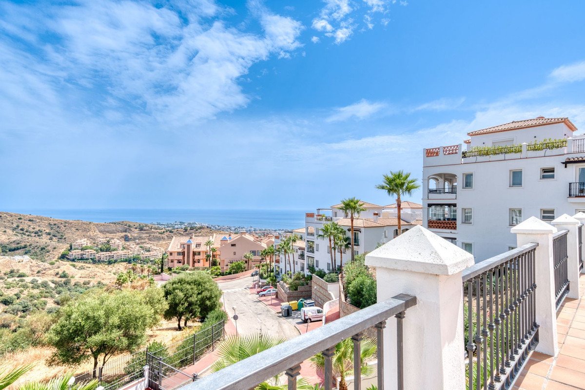 2 Bed Ground Floor Apartment in Calahonda