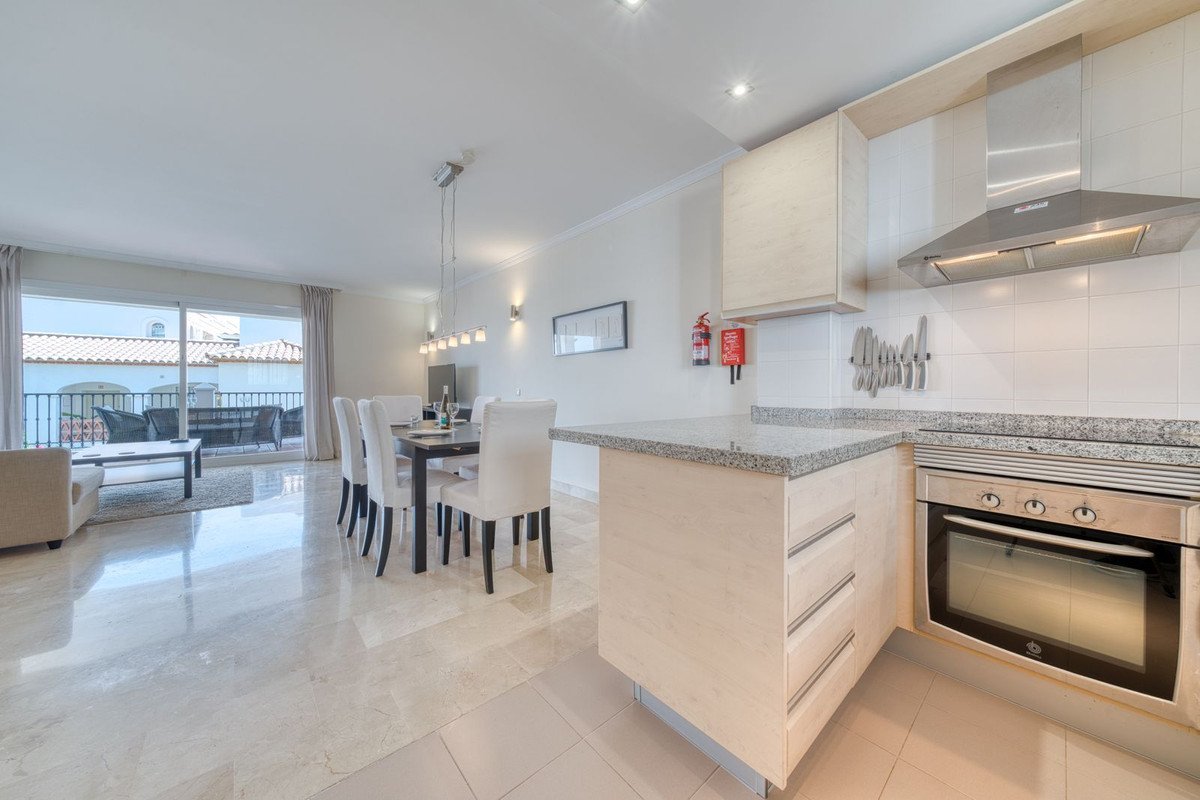 2 Bed Ground Floor Apartment in Calahonda