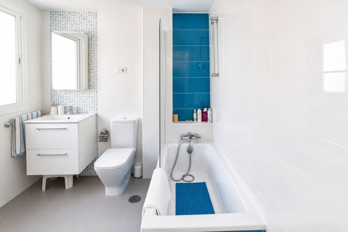 3 Bed Penthouse Duplex in San Luis de Sabinillas
