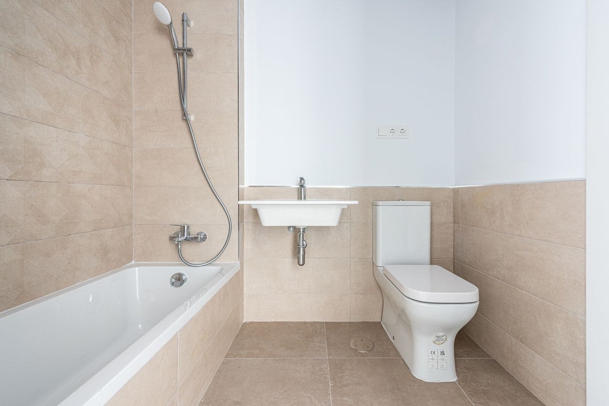 2 Bed Ground Floor Apartment in Estepona