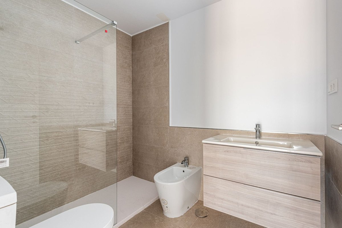 2 Bed Ground Floor Apartment in Estepona