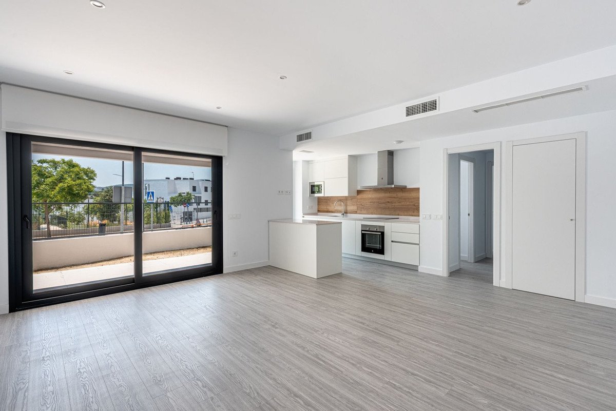 2 Bed Ground Floor Apartment in Estepona