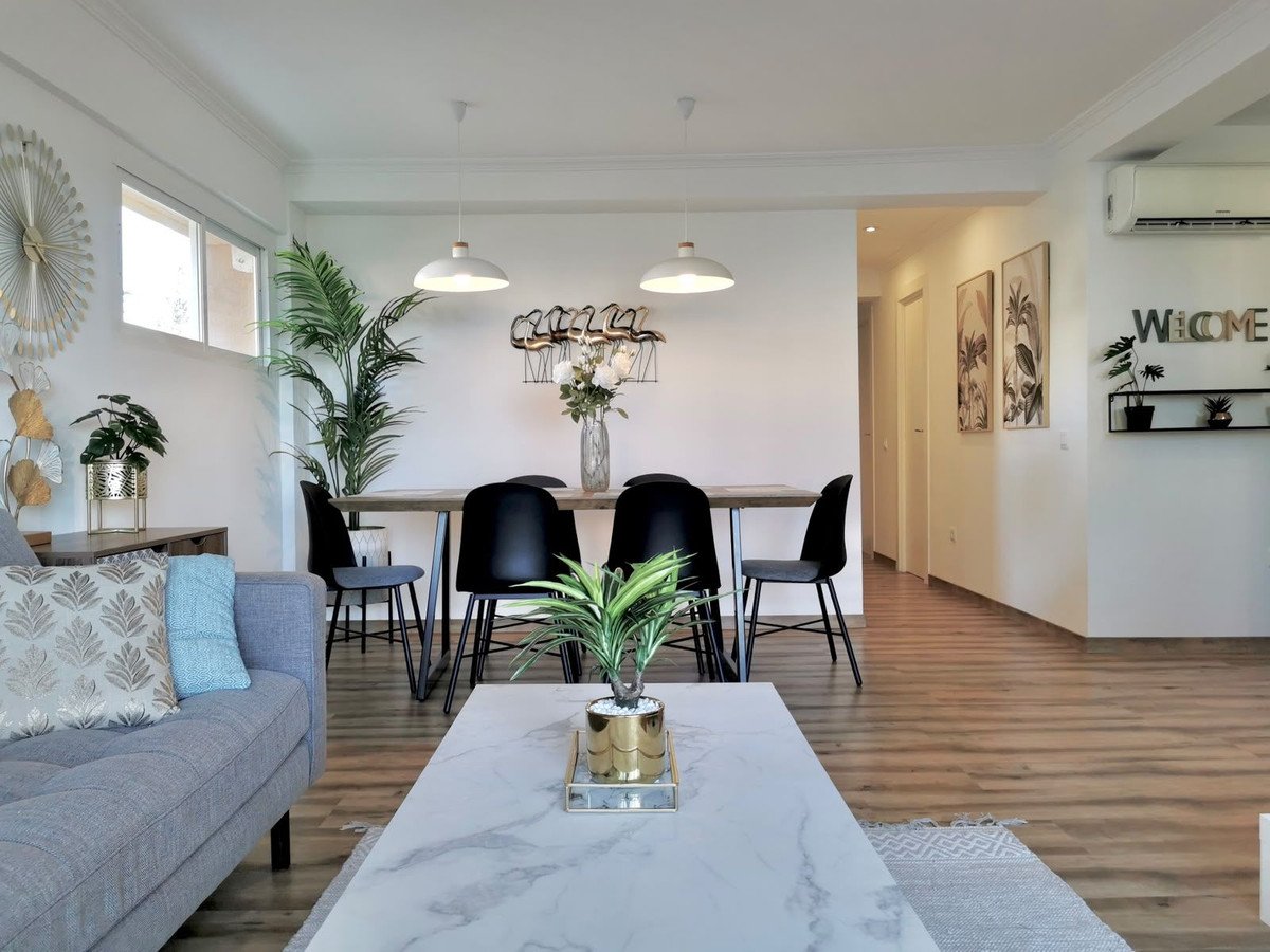 3 Bed Middle Floor Apartment in Estepona