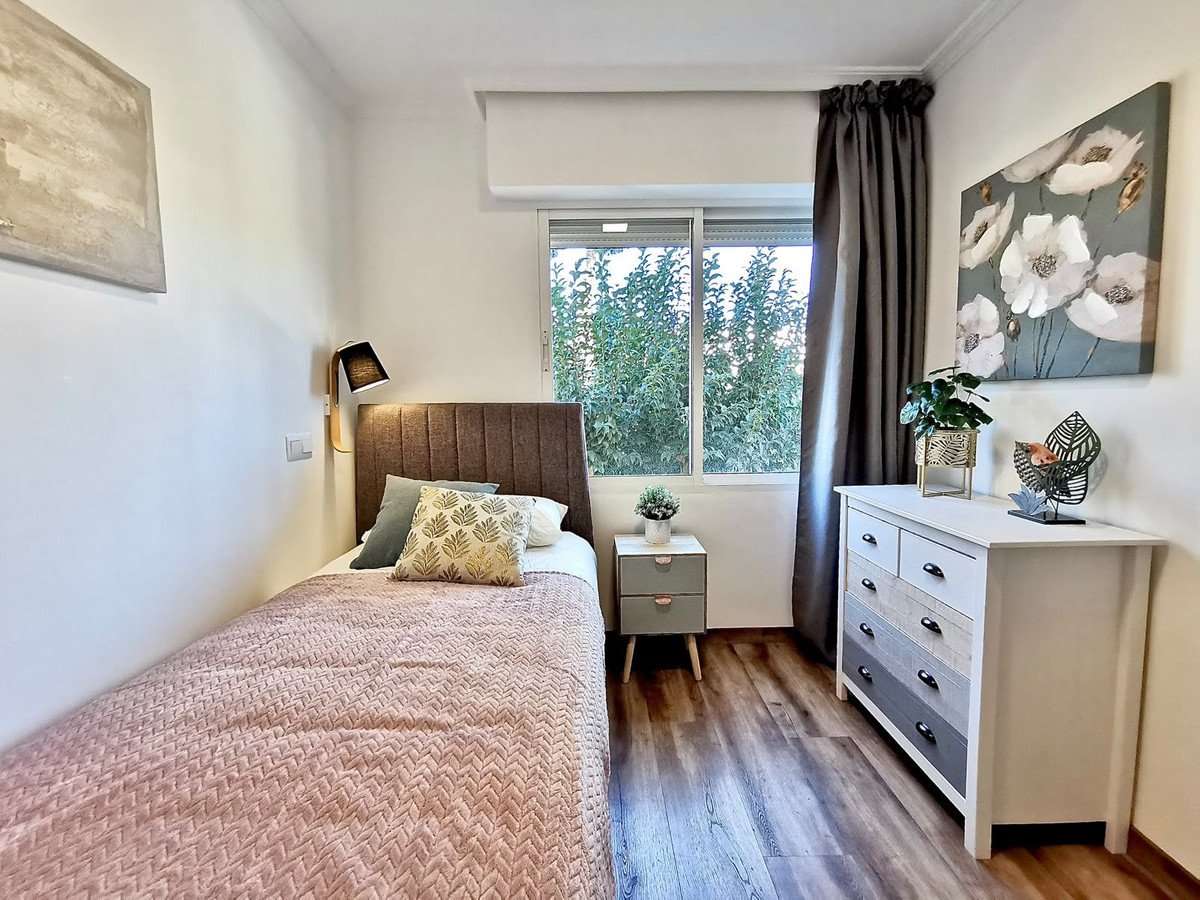 3 Bed Middle Floor Apartment in Estepona
