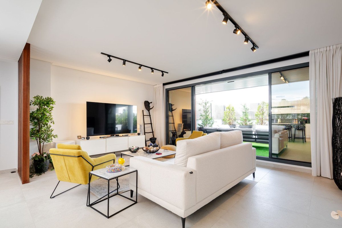 3 Bed Ground Floor Apartment in Benahavís