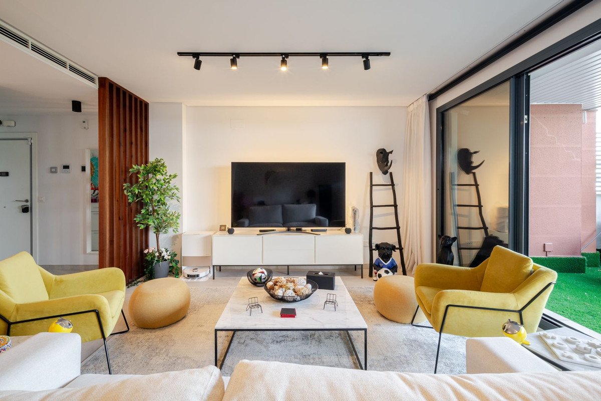 3 Bed Ground Floor Apartment in Benahavís
