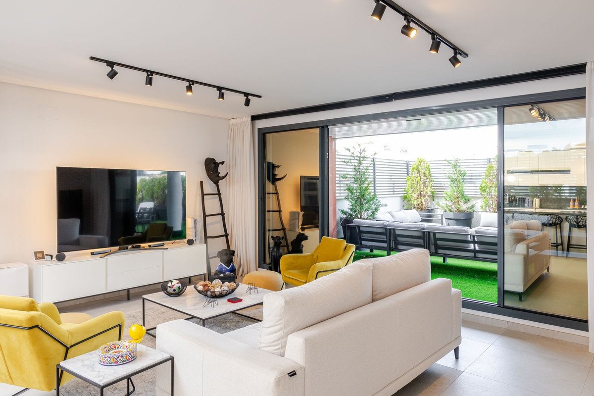 3 Bed Ground Floor Apartment in Benahavís