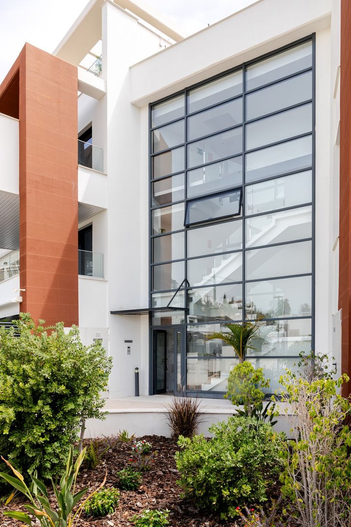 3 Bed Ground Floor Apartment in Benahavís