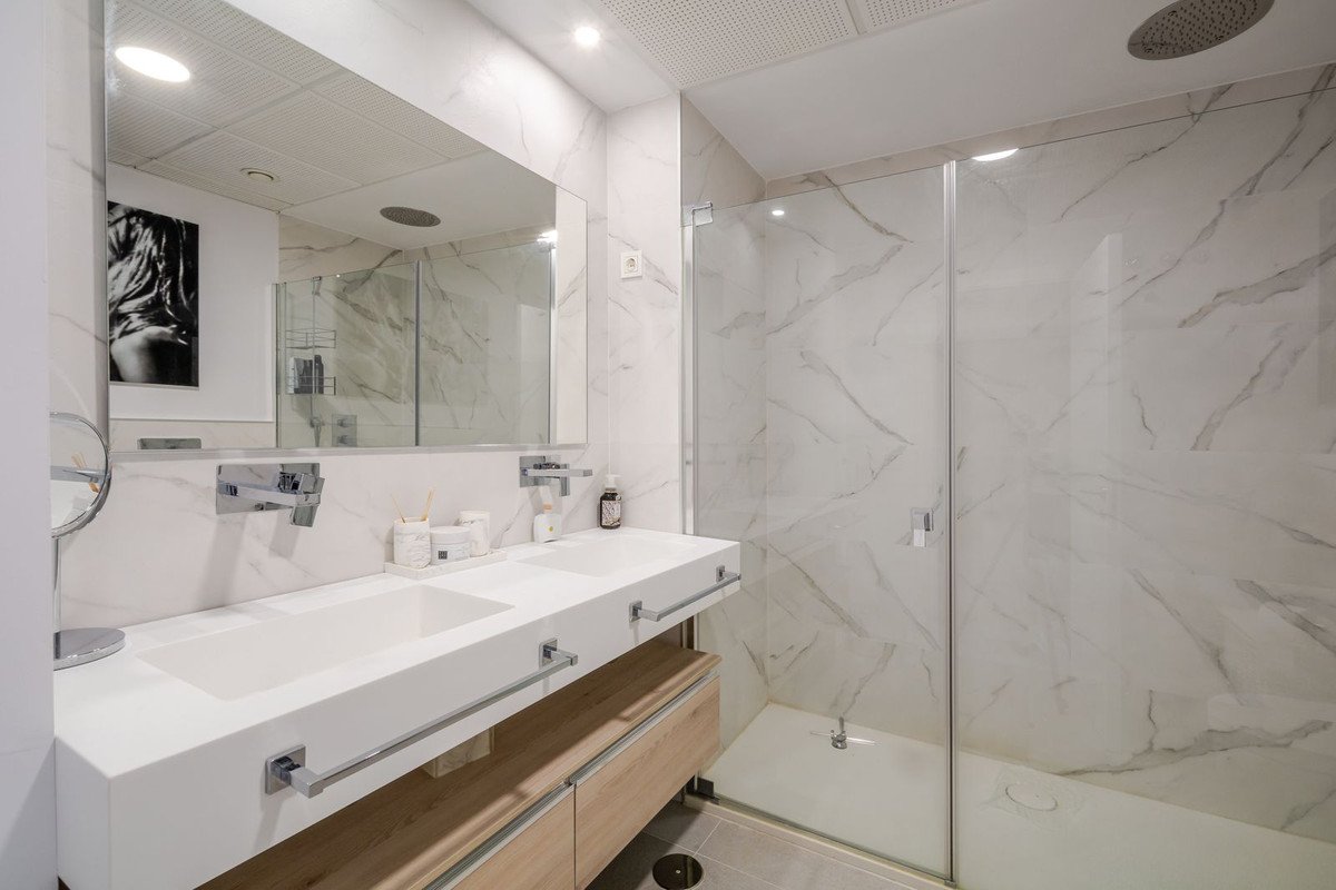 3 Bed Ground Floor Apartment in Benahavís