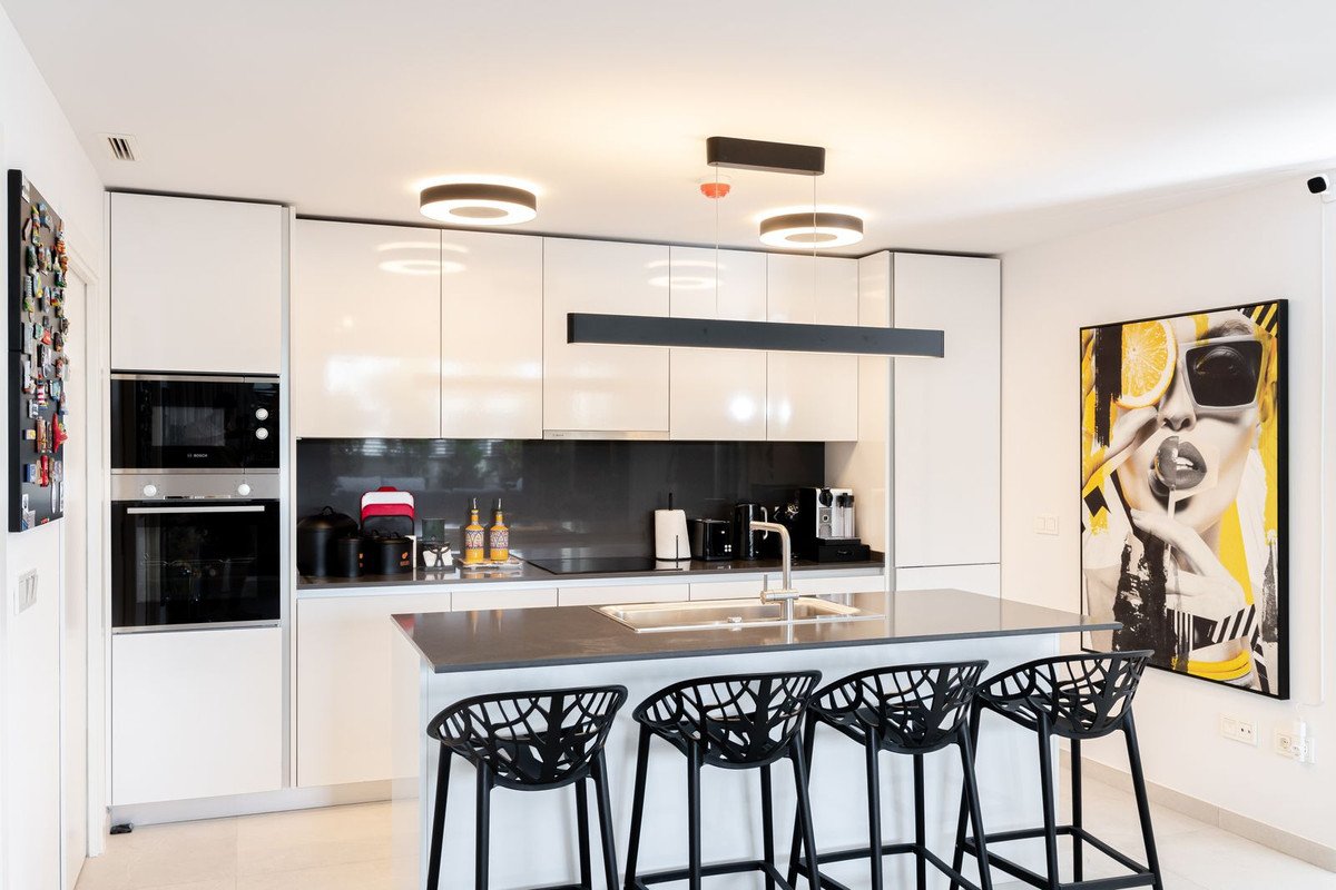 3 Bed Ground Floor Apartment in Benahavís