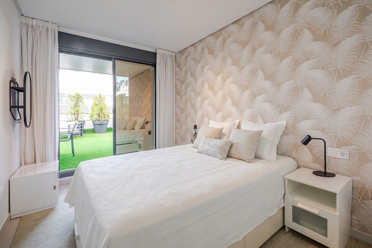 3 Bed Ground Floor Apartment in Benahavís
