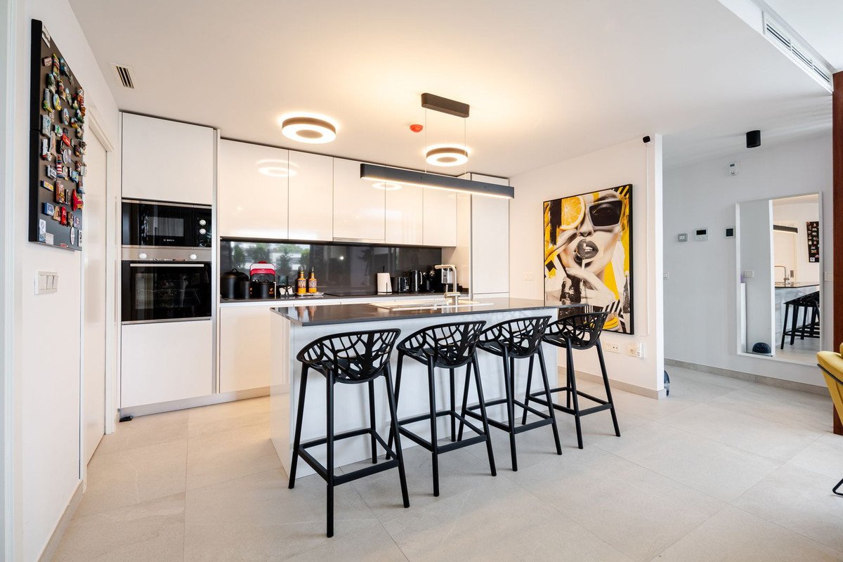 3 Bed Ground Floor Apartment in Benahavís