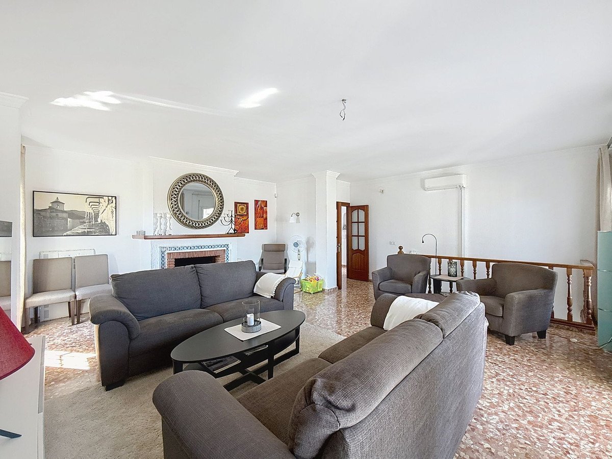 4 Bed Detached Villa in Alhaurín de la Torre