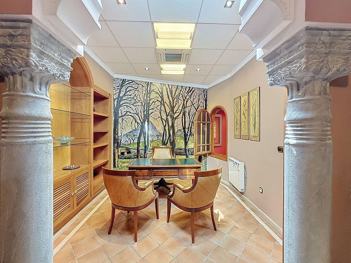 5 Bed Townhouse in Málaga Este