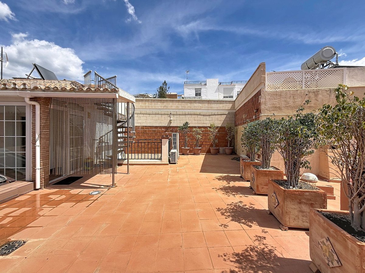 5 Bed Townhouse in Málaga Este