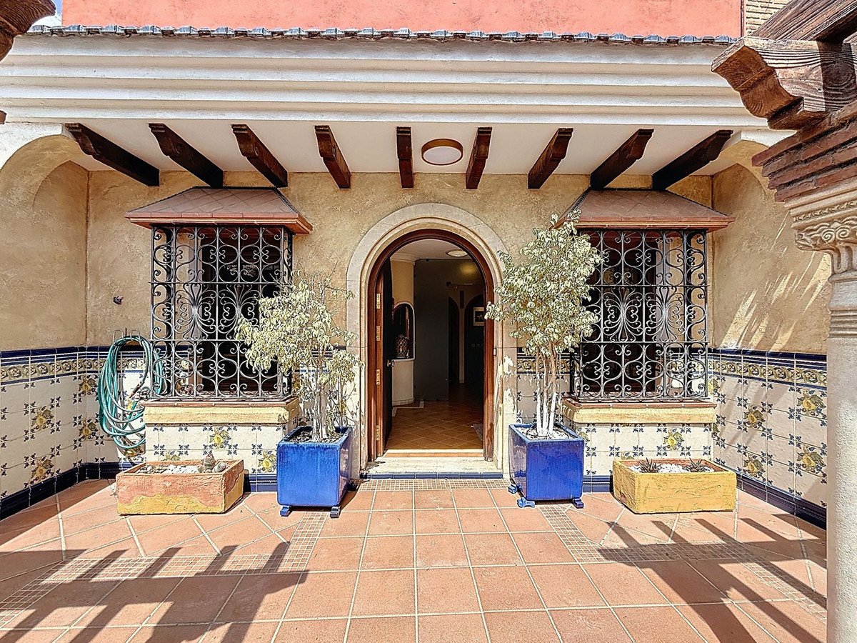 5 Bed Townhouse in Málaga Este