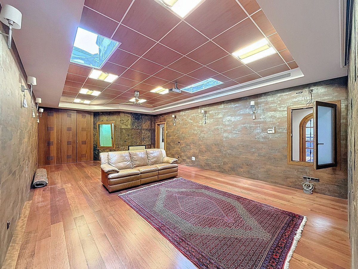 5 Bed Townhouse in Málaga Este